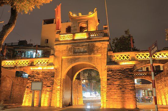 Brama starego miasta w Hanoi